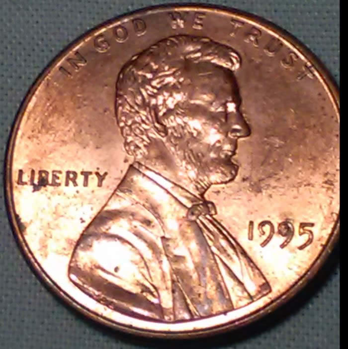 1995-P-Lincoln-Memorial-Cent-With-Die-Chip-In-2nd-9-In-Date